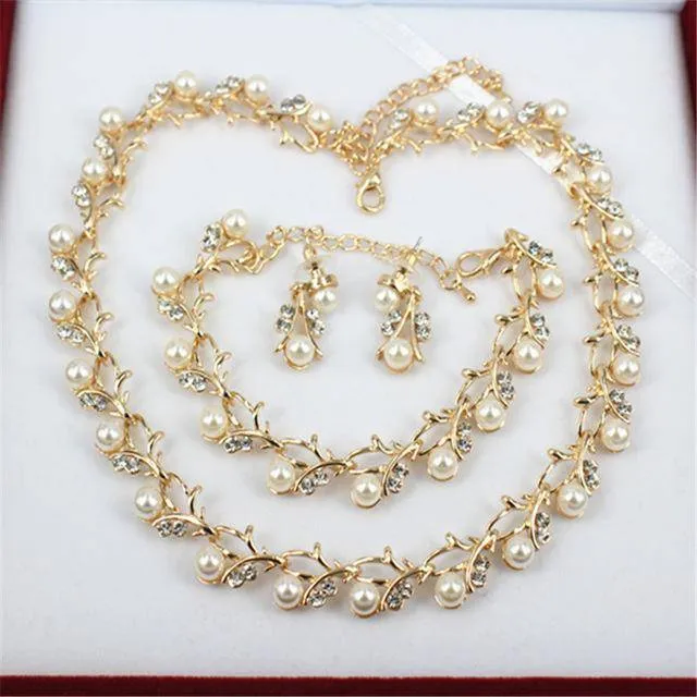 Classic Crystal Pearl necklace jewelry set
