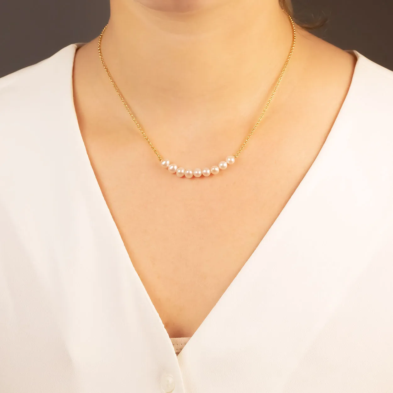 Simple Pearl Strand Necklace - Nine Pearls