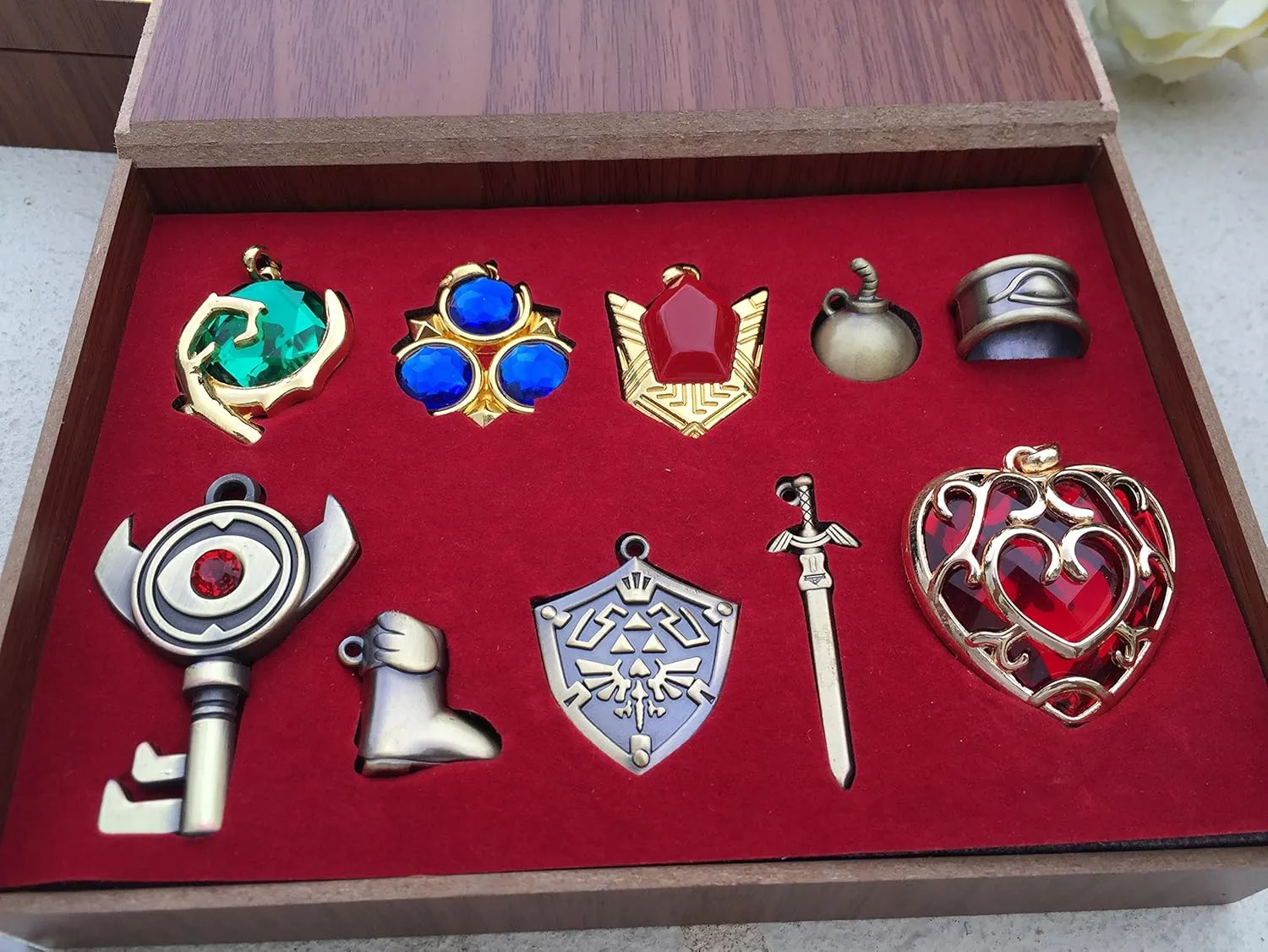 The Legend of Zelda Twilight Princess & Hylian Shield & Master Sword finest collection sets keychain/necklace/jewelry series
